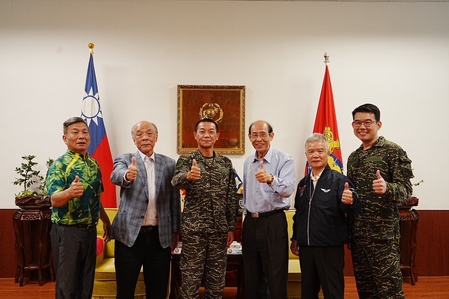 海軍陸戰隊指揮部 拜訪