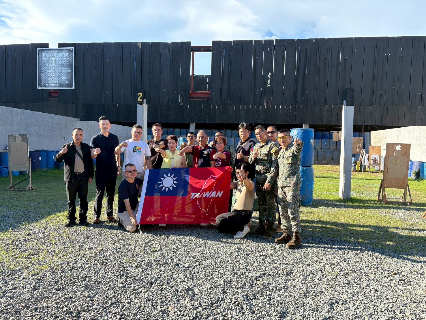 菲律賓陸戰隊隊慶及日本築城基地航空祭