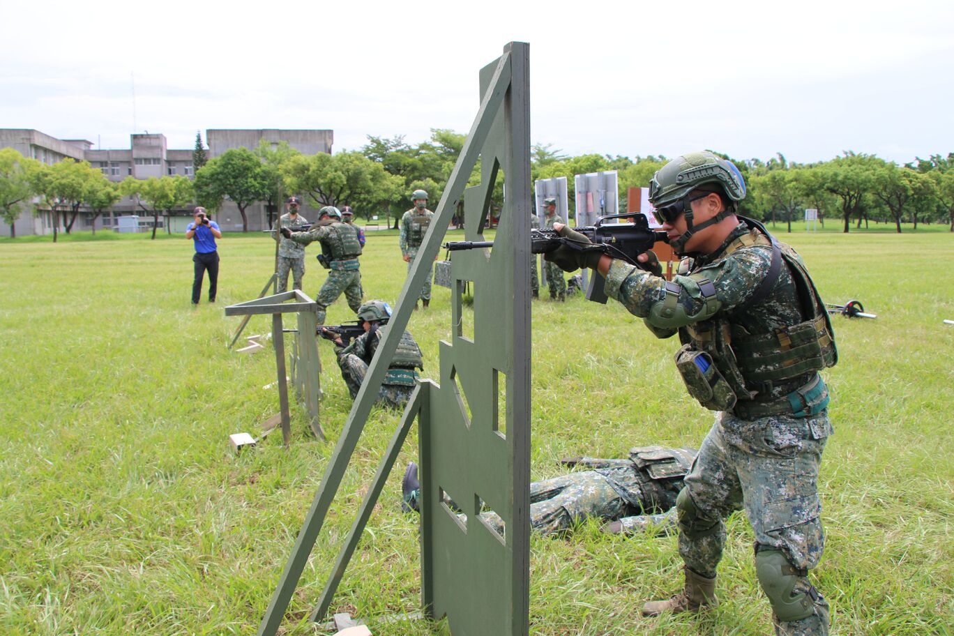 步兵訓練學校戰鬥體能射擊訓練